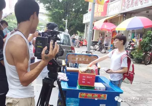 背包走出阳光路，爱心孵化火凤凰！