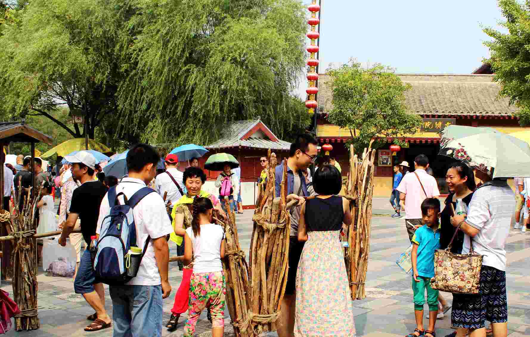 乘高铁，来开封清明上河园，你需要多长时间？