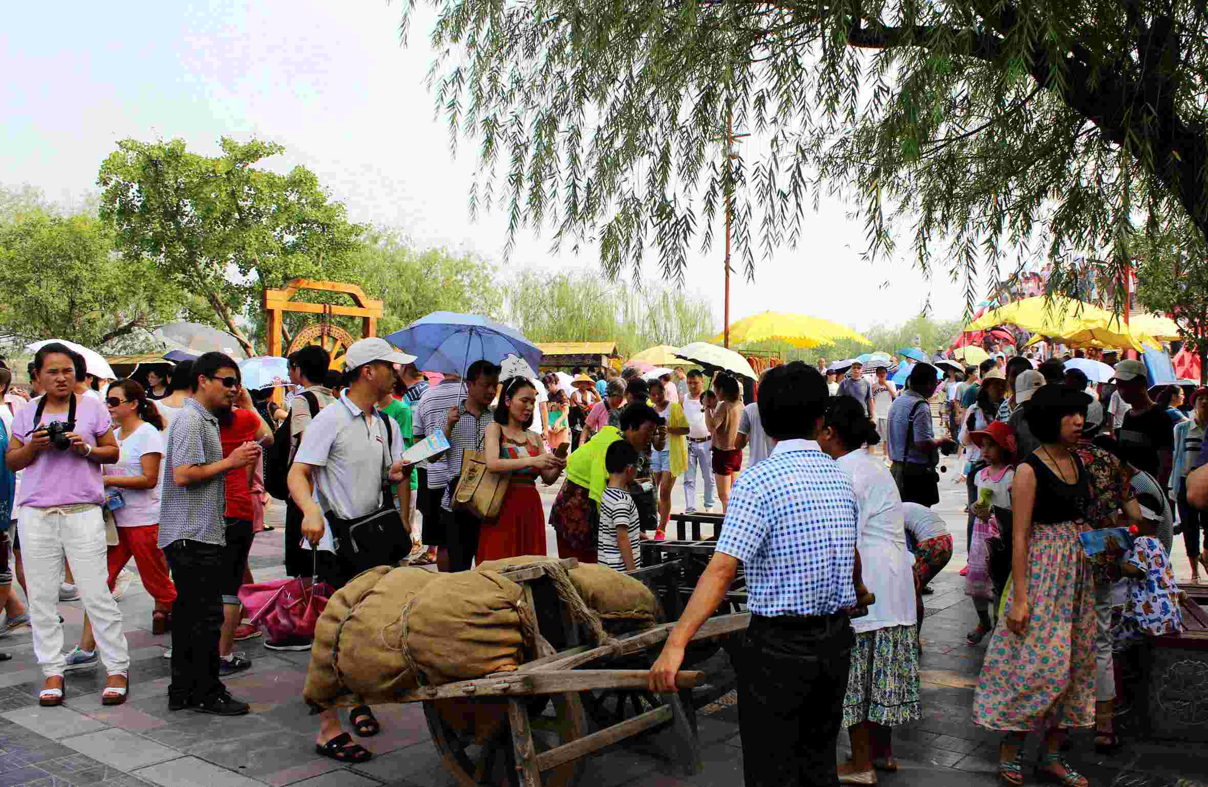 乘高铁，来开封清明上河园，你需要多长时间？