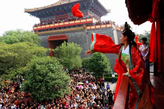 清明上河园 如何面对迪士尼的到来