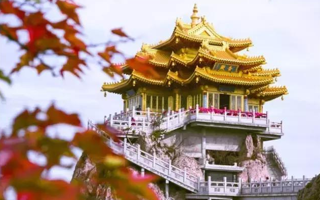 秋风送爽，秋色迷人 , 和老君山来一次邂逅吧！
