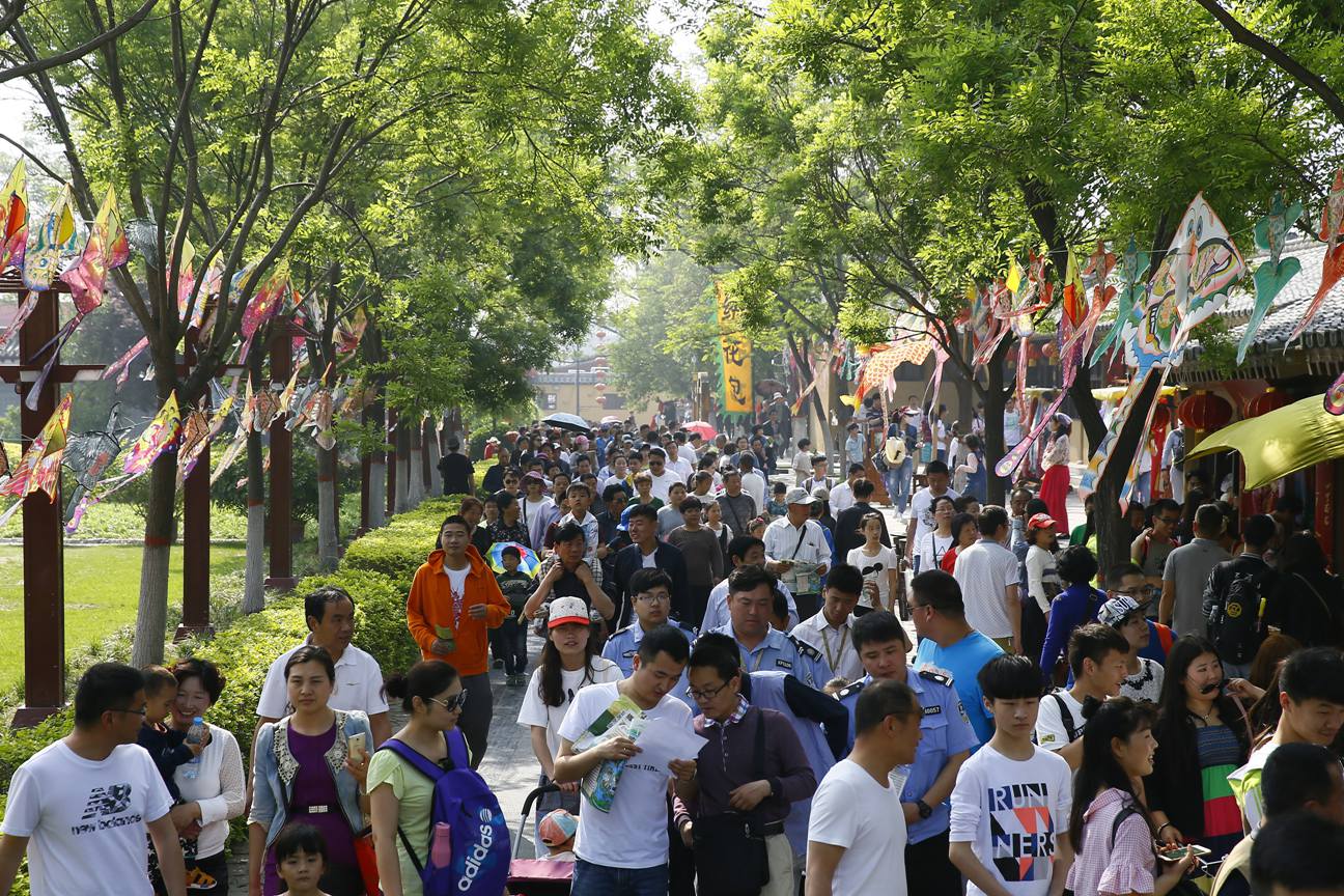 “快”来开封，“慢”游清明上河园