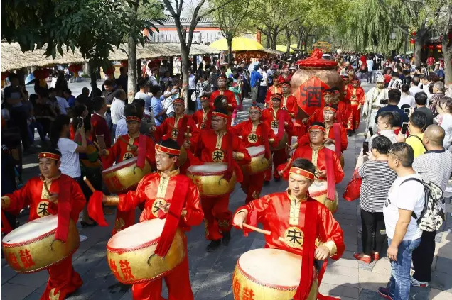 国家旅游局发布“十一”旅游“红黑榜”，清明上河园景区荣登综合“秩序最佳景区”榜单！