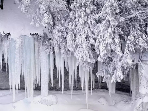 洛阳白云山今年不闭园！冰挂冰雕冰球冰车滑雪等你来！