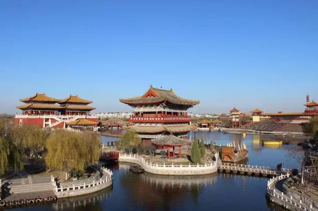 清明上河园的天空，已成中国“Meng Lan”！