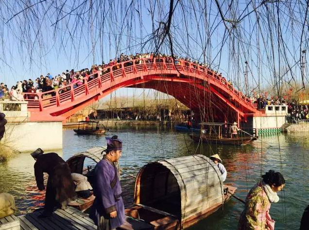 清明上河园的天空，已成中国“Meng Lan”！