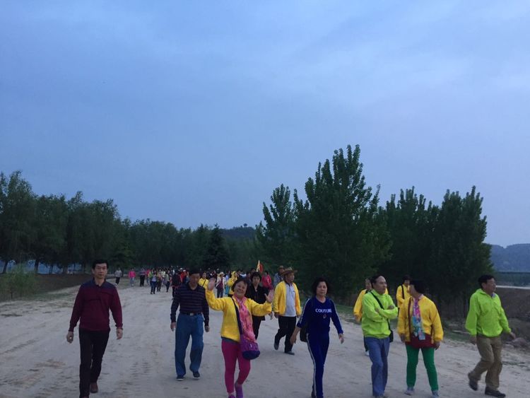 巩义市首次迎来旅游专列 巩义市首次迎来旅游专列