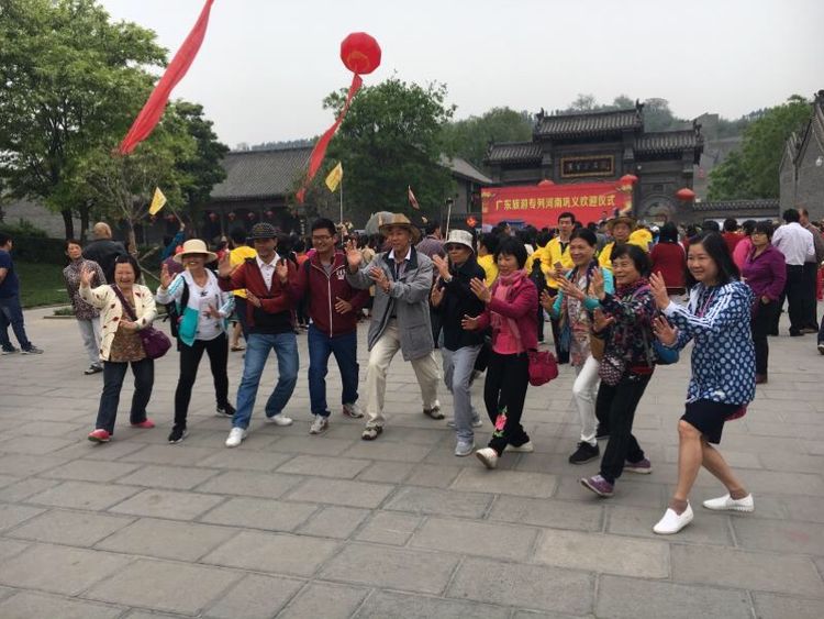 巩义市首次迎来旅游专列 巩义市首次迎来旅游专列