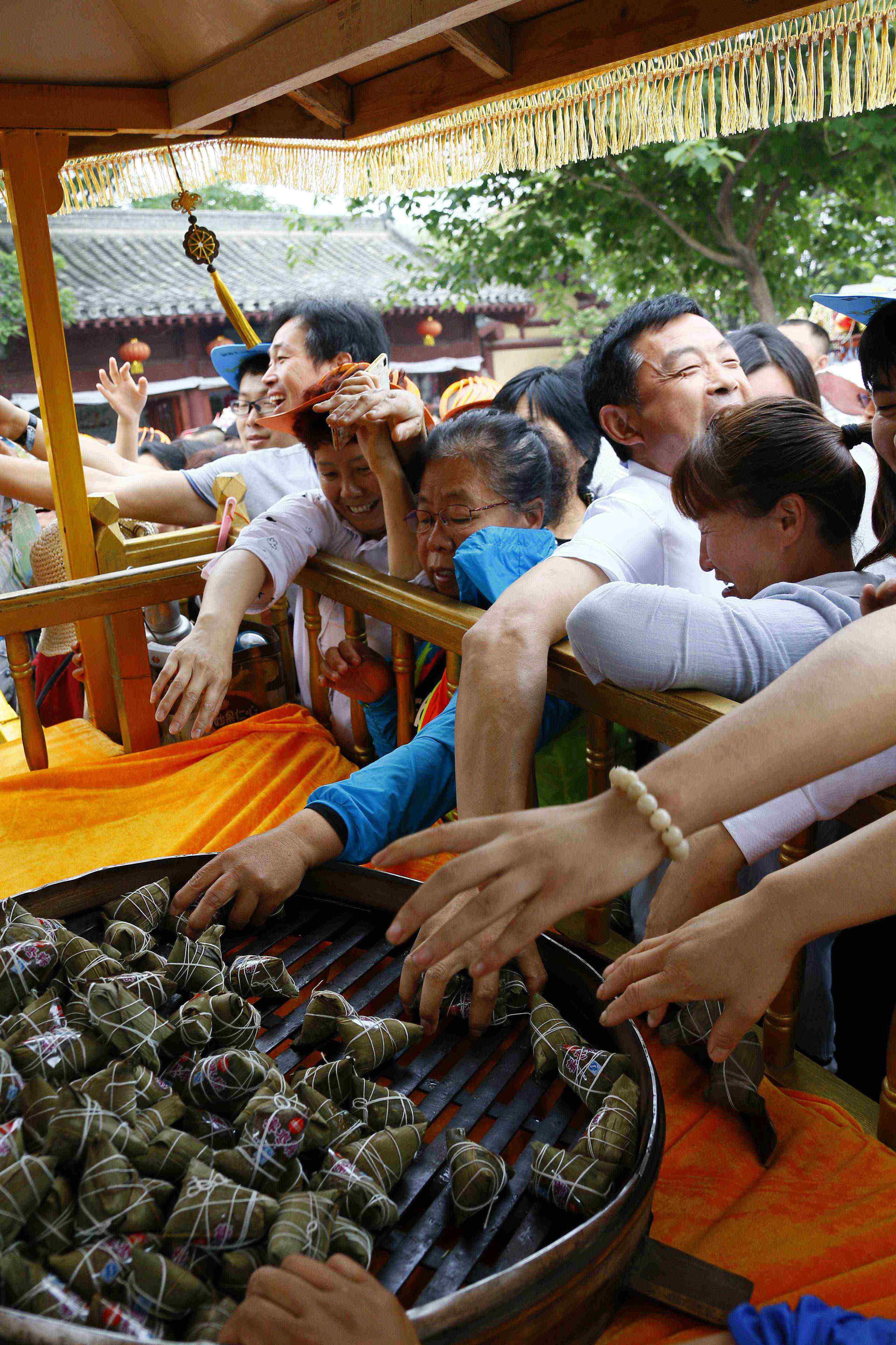 粽子甜咸之争，约战开封清明上河园！