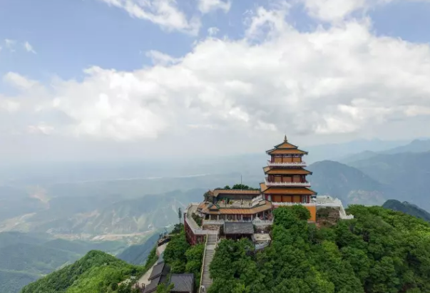 王屋山景区给莘莘学子送礼来了