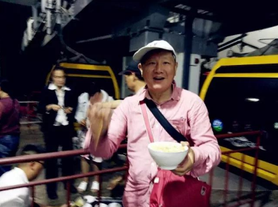 一碗面条 一个馒头 老君山贴心服务让这个雨夜更加温暖