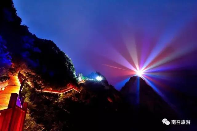 南召五朵山：最美观景台，夜游才是正确的打开方式