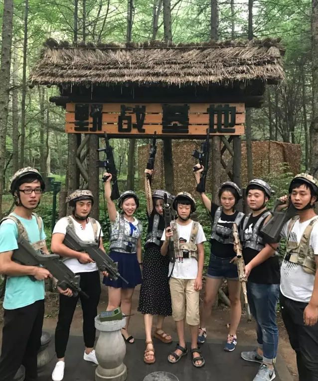 看完《战狼2》再来白云山玩真人CS，清爽夏日点燃你的热情
