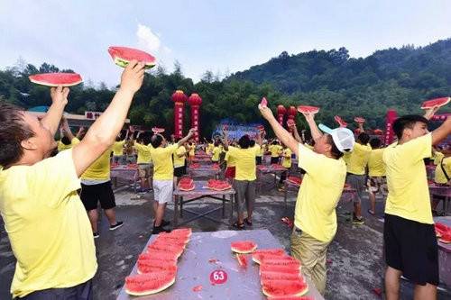 七十万游客共赴盛会 2017重渡沟第九届音乐啤酒狂欢节胜利闭幕（组图）