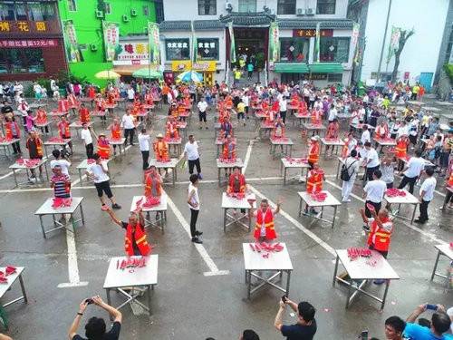 七十万游客共赴盛会 2017重渡沟第九届音乐啤酒狂欢节胜利闭幕（组图）