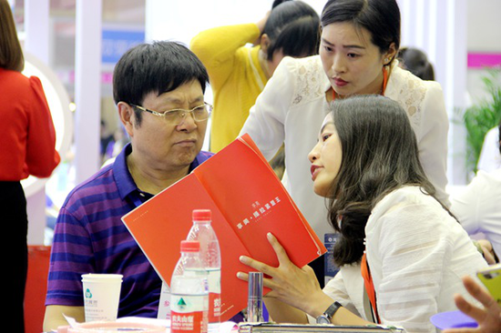 享美品牌发布会在中原举办 全面开启非注射非手术抗衰新方式