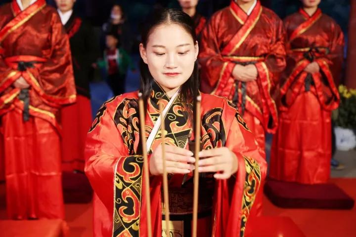 ​芒砀山中秋拜月　祈福中华国泰民安