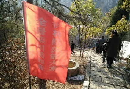 太牛了，中原第一条玻璃水滑道漂流即将在栾川诞生！空中乐逍遥，刺激又好玩！