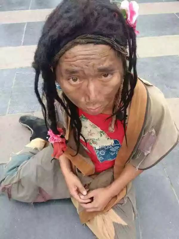清明上河园演员敬业如初，游客为之点赞！