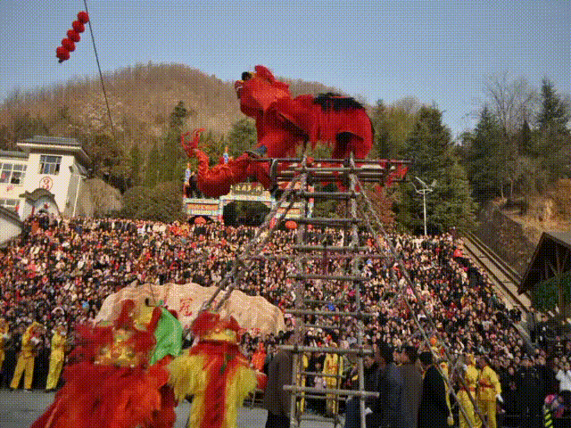 老家过大年,鸡冠洞里精彩嗨不停 老家过大年,鸡冠洞里精彩嗨不停