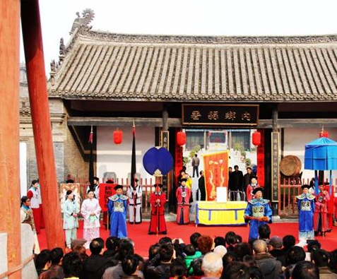 走吧，到内乡踏春赏花看县衙演出尝古街小吃