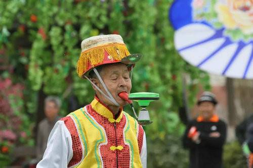 2018中国（开封）清明文化节全国优秀抖空竹展演在清明上河园举行