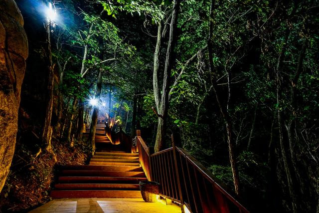 南阳五朵山：着力打造夜游品牌