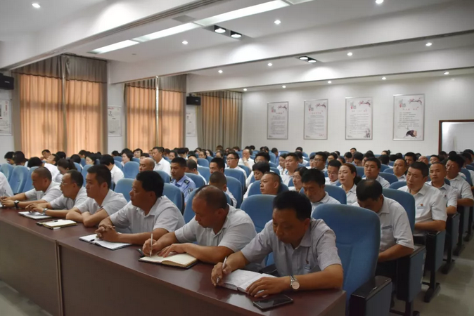 埋头苦干 强化管理 团结拼搏 打好鸡冠洞景区的翻身仗——鸡冠洞景区召开七月份工作总结暨