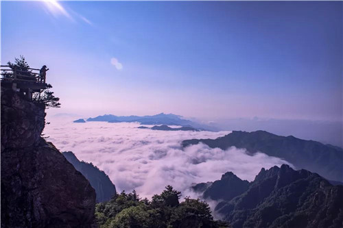写在夏末,21℃的老君山不止是惊艳! 写在夏末,21℃的老君山不止是惊艳!