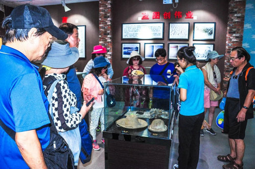 台湾旅行社代表空降青天河景区进行实地参观、考察