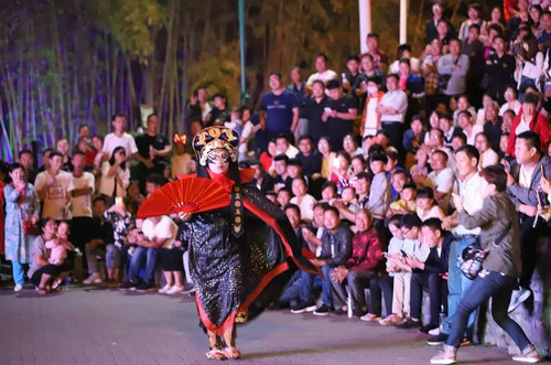 重渡沟风景区举办主题晚会献礼第34个教师节 重渡沟风景区举办主题晚会献礼第34个教师节