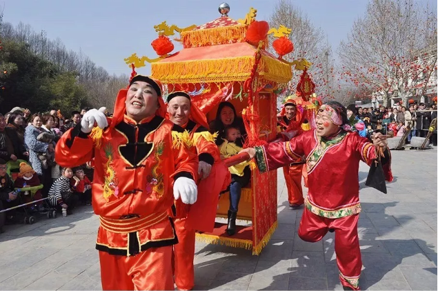 滑雪寻俗泡温泉，鸡冠洞里过大年