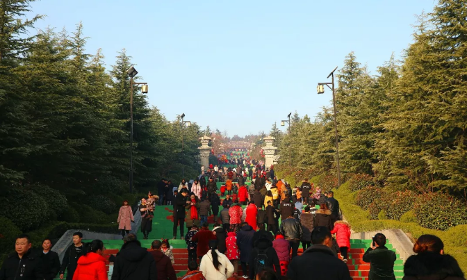 【春满中原·老家河南】芒砀山新春迎来开门红  芒砀山旅游  昨天