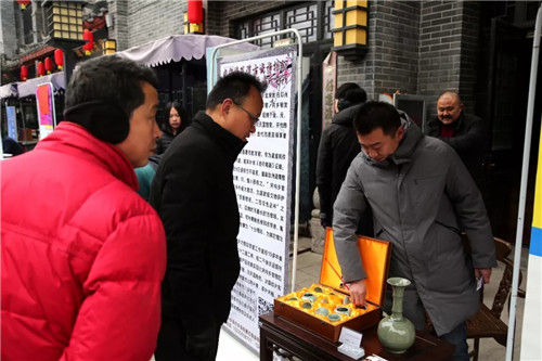 内乡县2019年新春大型公益招商招聘会暨乡土人才集中观摩活动在内乡县衙古街启动