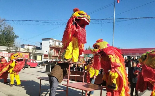 狮跃龙腾闹元宵 彩船秧歌动春潮 西峡元宵节活动精彩纷呈