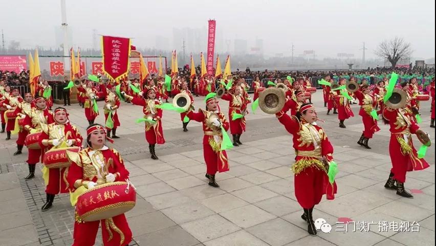 三门峡市元宵节社火展演精彩纷呈