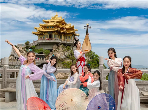 “仙境花海 逐梦圣山”老君山仙山花海节明日启幕! “仙境花海 逐梦圣山”老君山仙山花海节明日启幕!