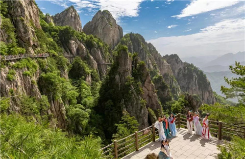 “仙境花海 逐梦圣山”老君山仙山花海节明日启幕! “仙境花海 逐梦圣山”老君山仙山花海节明日启幕!