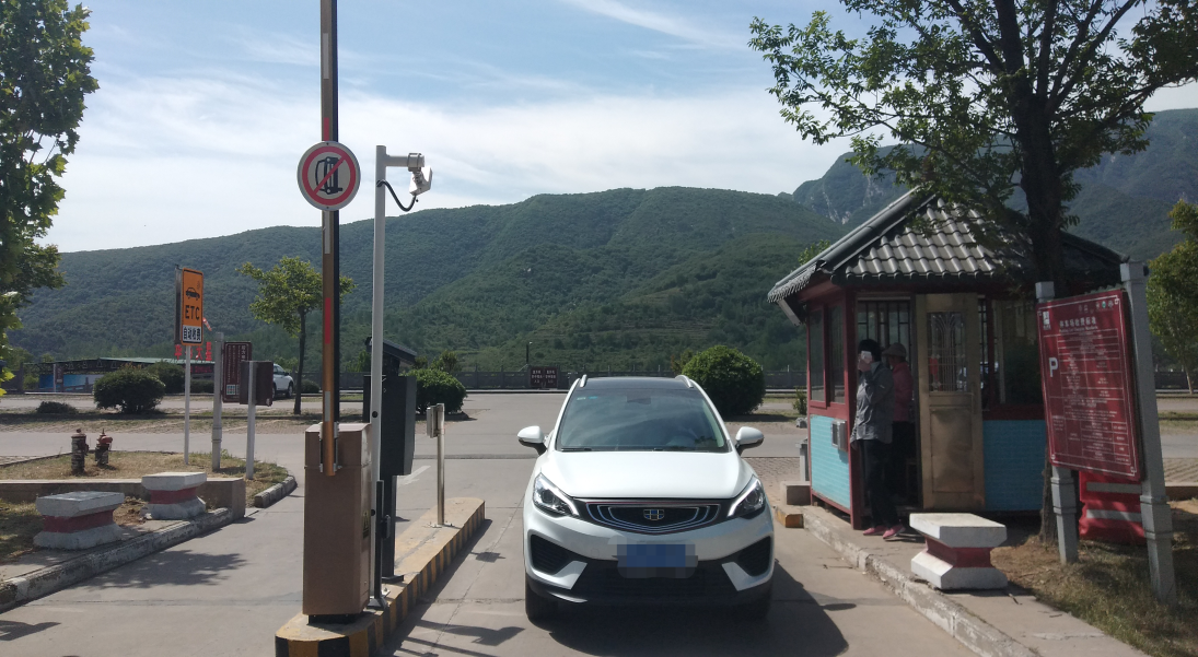 嵩山景区举办“嵩山天地间 智览五千年”科技文化周体验活动