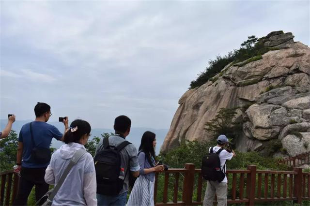 相约23度的夏天 文旅达人、主流官媒争相打卡鸡公山