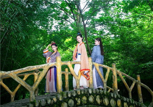 老君山汉服嘉年华 带你邂逅汉服之美