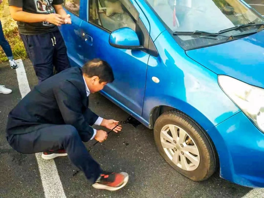 今天，这个人必须“曝光”！
