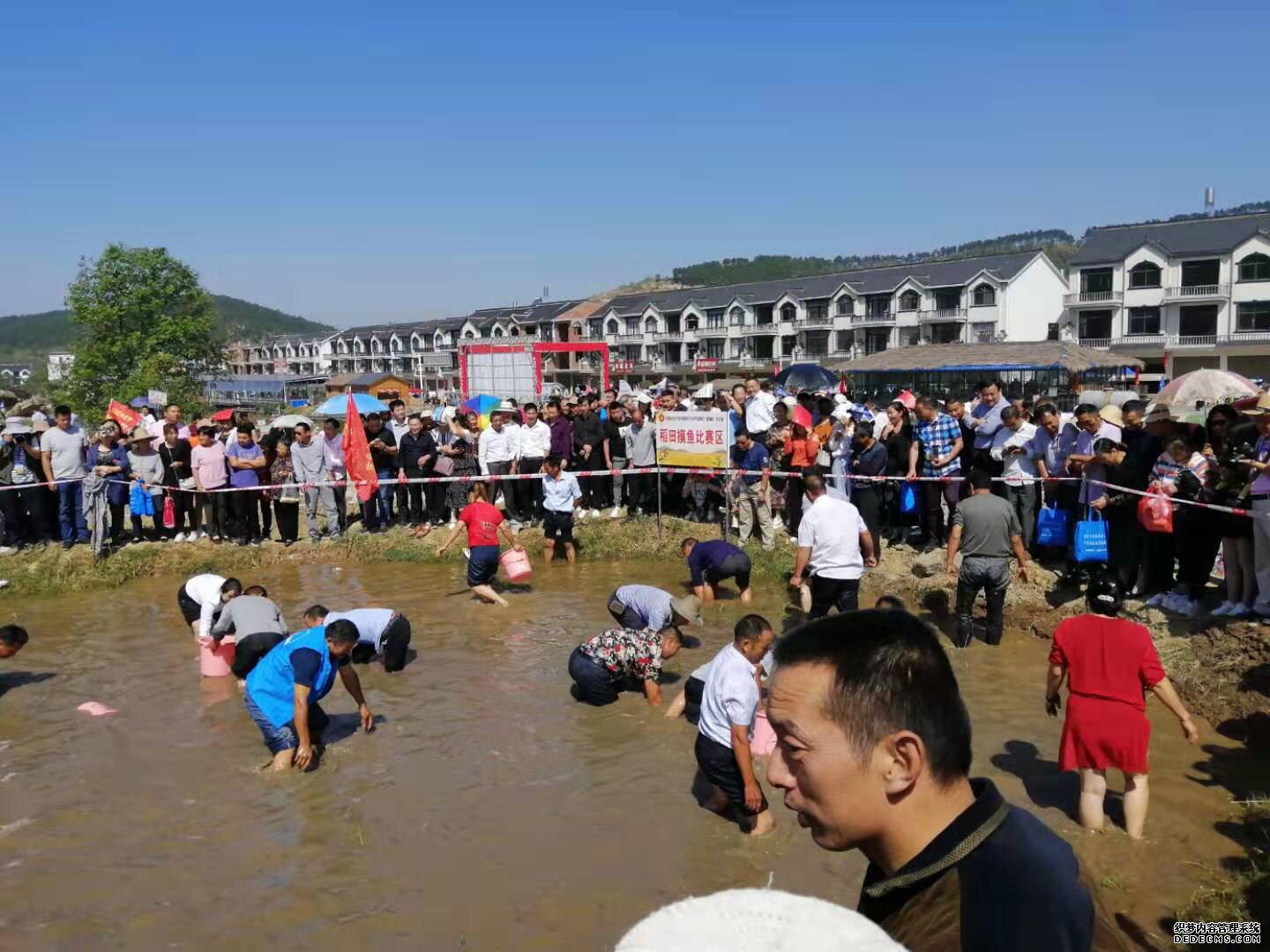 河南省千家旅行商与相关媒体赴商城开展考察踩线活动