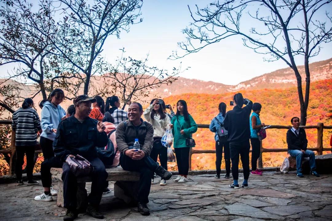 游嵩山、赏红叶、观大典，这样的“绝色”怎能错过！