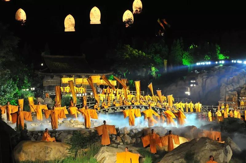 游嵩山、赏红叶、观大典，这样的“绝色”怎能错过！