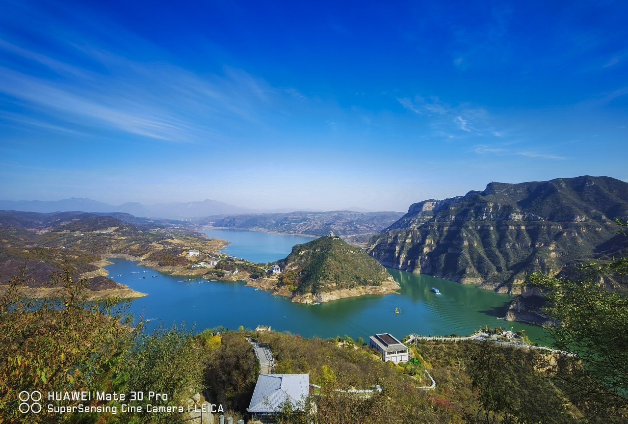 济源黄河三峡景区被授予“河南省文化产业协会秘书长单位” 济源黄河三峡景区被授予“河南省文化产业协会秘书长单位”