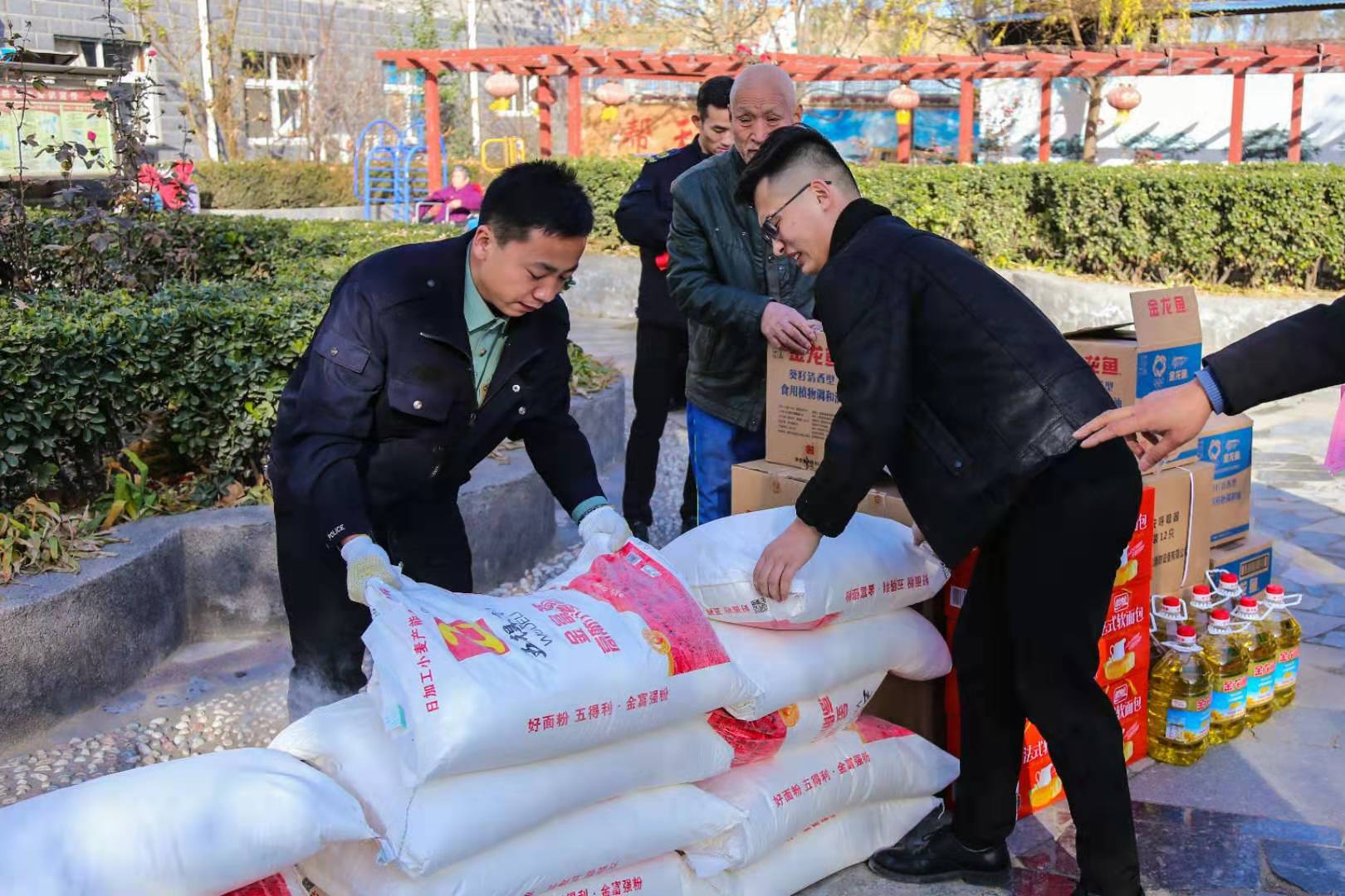 爱心企业向敬老院赠送消防设备 贫困地区敬老院有需要都可“申请”