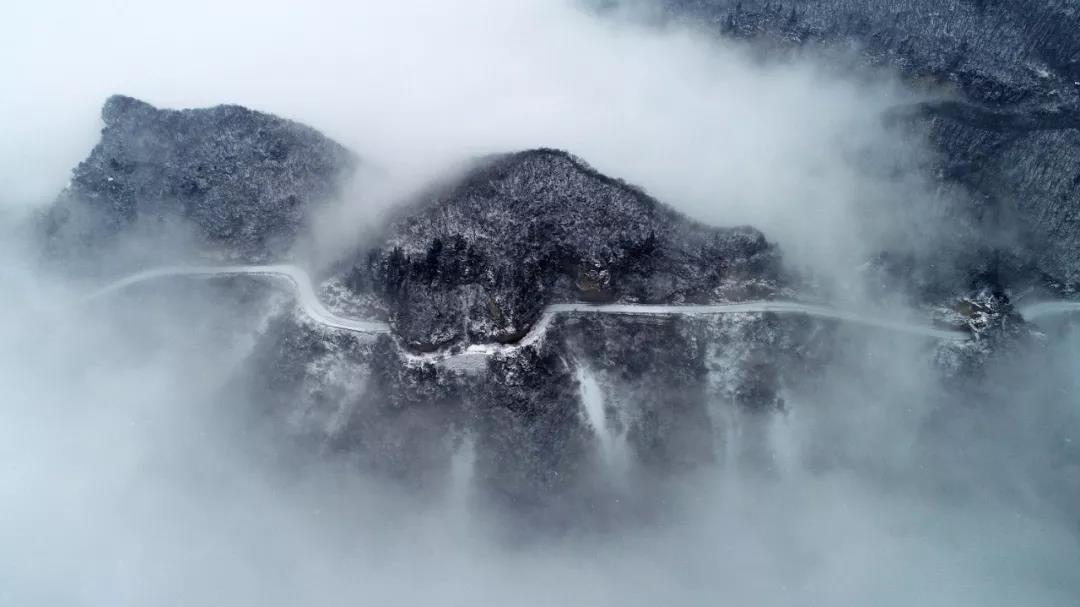 下大雪的茱萸峰美得不像话！