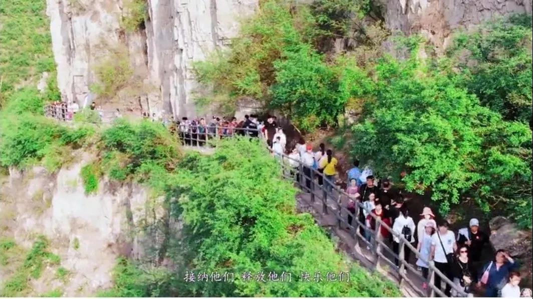 贺！黄河三峡玻璃吊桥东栈道护网工程接近尾声！！