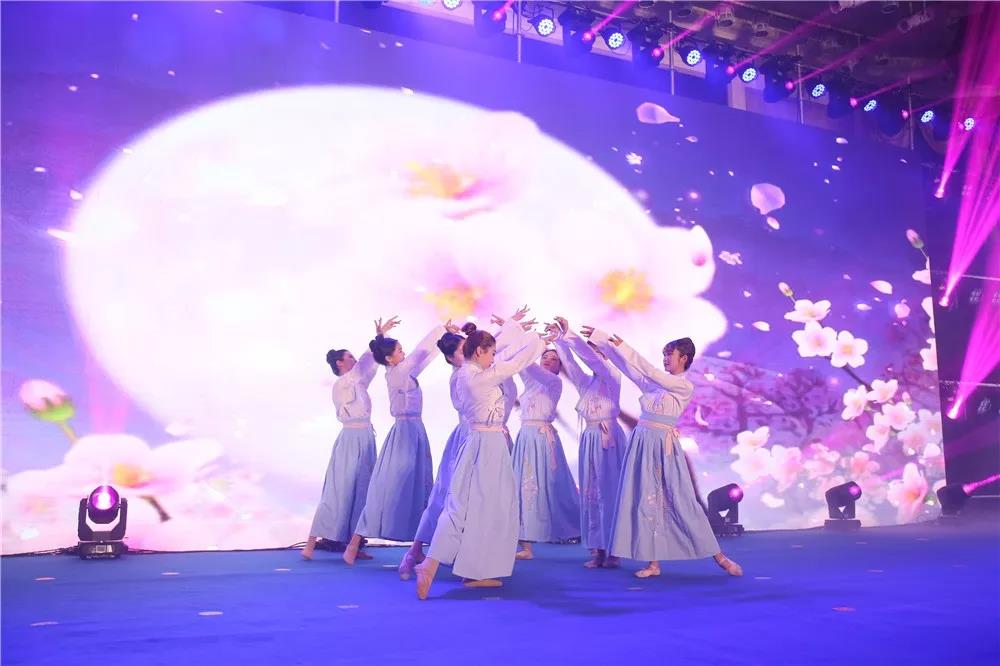 “开创，匠心，绽放 ”老君山2019年全国旅行商表彰大会在郑州成功举行